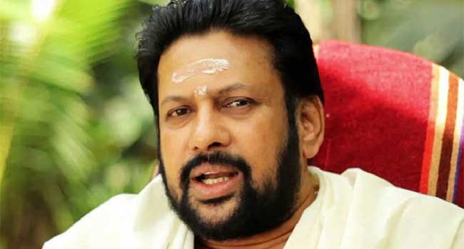 പോറ്റിക്കു അടിച്ചുമാറ്റാനുള്ള വഴിവെട്ടിയതു തന്ത്രി…തന്ത്രിയെ കുരുക്കി പോറ്റി!! ഉണ്ണികൃഷ്ണൻ പോറ്റി സ്വർണം അടിച്ചുമാറ്റിയ വിവരം തന്ത്രിക്ക് അറിയാമായിരുന്നു, തന്ത്രി നൽകിയ സ്പോൺസർഷിപ്പ് അനുമതികൾ സംശയാസ്പദം, പോറ്റിക്കു ലഭിച്ച ലാഭത്തിൻറെ പങ്ക് തന്ത്രിയും കൈപ്പറ്റി? ശബരിമല സ്വർണക്കൊള്ളയിൽ കണ്ഠരര് രാജീവര് അറസ്റ്റിൽ