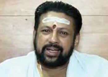 പോറ്റിക്കു അടിച്ചുമാറ്റാനുള്ള വഴിവെട്ടിയതു തന്ത്രി…തന്ത്രിയെ കുരുക്കി പോറ്റി!! ഉണ്ണികൃഷ്ണൻ പോറ്റി സ്വർണം അടിച്ചുമാറ്റിയ വിവരം തന്ത്രിക്ക് അറിയാമായിരുന്നു, തന്ത്രി നൽകിയ സ്പോൺസർഷിപ്പ് അനുമതികൾ സംശയാസ്പദം, പോറ്റിക്കു ലഭിച്ച ലാഭത്തിൻറെ പങ്ക് തന്ത്രിയും കൈപ്പറ്റി? ശബരിമല സ്വർണക്കൊള്ളയിൽ കണ്ഠരര് രാജീവര് അറസ്റ്റിൽ