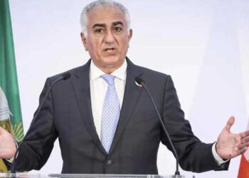 ഇറാൻ കലുഷിതം!! ‘ലക്ഷ്യം വെറും പ്രതിഷേധമല്ല, നഗര കേന്ദ്രങ്ങൾ കൈപ്പിടിയിലാക്കുക, പ്രതിഷേധങ്ങൾ രൂക്ഷമായ സാഹചര്യത്തിൽ ഞാൻ അവിടെ വേണം’- പ്രവാസ ജീവിതം അവസാനിപ്പിക്കുന്നതായി സൂചന നൽകി മുൻ ഇറാൻ കിരീടാവകാശി!! അമേരിക്കയ്ക്ക് മരണം’ മുദ്രാവാക്യങ്ങൾ മുഴങ്ങുന്ന ദൃശ്യങ്ങൾ ടിവിയിൽ സംപ്രേഷണം ചെയ്ത് ഖാമനെയി