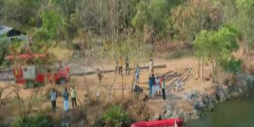 ശനിയാഴ്ച അർധരാത്രി 12 മണിവരെ ആഷിഖ് സുഹൃത്തുക്കൾക്കൊപ്പം… പിന്നാലെ യുവാവിനെ കാണാതായി, ബൈക്കും ഹെൽമെറ്റും മൊബൈൽഫോണും ചെരിപ്പും കോതാട് പാലത്തിൽ!! എന്തോ പുഴയിലേക്കു വീണ ശബ്ദം കേട്ടതായി സമീപവാസികൾ, പുഴയിൽ ചാടിയതായി സംശയം, തിരച്ചിൽ