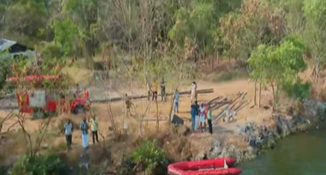 ശനിയാഴ്ച അർധരാത്രി 12 മണിവരെ ആഷിഖ് സുഹൃത്തുക്കൾക്കൊപ്പം… പിന്നാലെ യുവാവിനെ കാണാതായി, ബൈക്കും ഹെൽമെറ്റും മൊബൈൽഫോണും ചെരിപ്പും കോതാട് പാലത്തിൽ!! എന്തോ പുഴയിലേക്കു വീണ ശബ്ദം കേട്ടതായി സമീപവാസികൾ, പുഴയിൽ ചാടിയതായി സംശയം, തിരച്ചിൽ