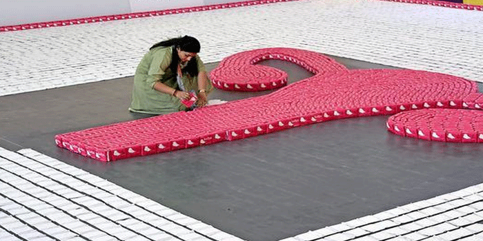 ആർത്തവ ആരോഗ്യത്തിനുള്ള അവകാശം മൗലികാവകാശമാണെന്ന് സുപ്രീം കോടതി; സ്കൂൾ പെൺകുട്ടികൾക്ക് സൗജന്യ സാനിറ്ററി പാഡുകൾ നൽകണമെന്ന് ഉത്തരവിട്ടു; സ്വകാര്യ സ്കൂളുകൾ ഈ സൗകര്യങ്ങൾ നൽകുന്നില്ലെങ്കിൽ അവയുടെ അംഗീകാരം റദ്ദാക്കാനും നിർദ്ദേശം