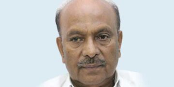 കേസെടുത്തപ്പോൾ മുതൽ ആശുപത്രിയിൽ പോയി കിടക്കുകയാണല്ലോ, ഒരു ഉന്നത പോലീസ് ഉദ്യോഗസ്ഥന്റെ അച്ഛനല്ലേ, എന്തൊക്കെ അസംബന്ധങ്ങളാണ് സംസ്ഥാനത്ത് നടക്കുന്നത്… ഹൈക്കോടതിയുടെ വിമർശനം കൊള്ളേണ്ടിടത്ത് കൊണ്ടു, കെ പി ശങ്കരദാസ് അറസ്റ്റിൽ!! അറസ്റ്റ് ചെയ്തത് ഐസിയുവിൽ നിന്ന് റൂമിലേക്ക് മാറ്റിയയുടൻ