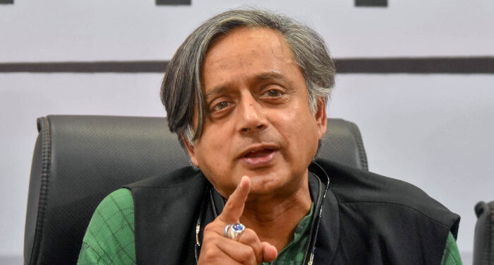 ഞാനെവിടേക്കും പോകുന്നില്ല… രാഹുല്‍ ഗാന്ധിയെ എതിര്‍ക്കുന്ന ഒരു നിലപാടും സ്വീകരിച്ചിട്ടില്ല, അദ്ദേഹം എന്റെ നേതാവ്, തന്റെ നിലപാടുകള്‍ മാധ്യമങ്ങള്‍ വളച്ചൊടിച്ചു,  രാഷ്ട്രീയമല്ല രാഷ്ട്രം നന്നായാല്‍ മതി എന്ന നിലപാടാണ് തനിക്കുള്ളതെന്ന് ശശി തരൂര്‍