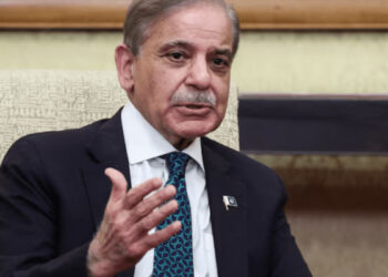 ലോകരാജ്യങ്ങൾക്ക് മുന്നിൽ കൈനീട്ടേണ്ടിവരുന്നത് അങ്ങേയറ്റം ലജ്ജാവഹം, നാണക്കേട്കൊണ്ട് തല കുനിയുന്നു, വേറെ വഴിയില്ലാതെ പല നിബന്ധനകള്‍ക്കും വഴങ്ങുകയാണ്- പാക് പ്രധാനമന്ത്രി  ഷെഹ്ബാസ് ഷെരീഫ്