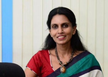 അനുവാദമില്ലാതെ ഹെൽത്ത് ഇൻസ്പെക്ടറുടെ കാര്യാലയത്തില്‍ അതിക്രമിച്ചു കയറി, ചെയ്തത് ചട്ടലംഘനം, ആര്‍ ശ്രീലേഖയ്ക്കെതിരെ അന്വേഷണം,