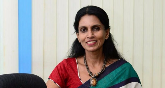 അനുവാദമില്ലാതെ ഹെൽത്ത് ഇൻസ്പെക്ടറുടെ കാര്യാലയത്തില്‍ അതിക്രമിച്ചു കയറി, ചെയ്തത് ചട്ടലംഘനം, ആര്‍ ശ്രീലേഖയ്ക്കെതിരെ അന്വേഷണം,