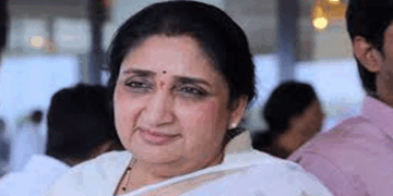 മഹാരാഷ്ട്രയുടെ ആദ്യ വനിതാ ഉപമുഖ്യമന്ത്രിയാകാൻ അജിത് പവാറിന്റെ ഭാര്യ സുനേത്ര പവാർ; സത്യപ്രതിഞ്ജ ഉടൻ