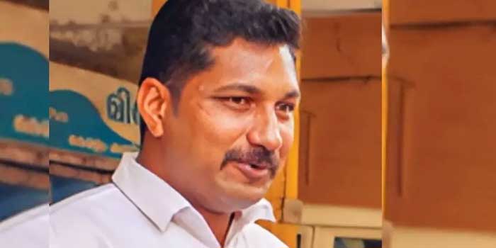 പോലീസ് സ്റ്റേഷനിലിട്ട് റൂൾത്തടിക്ക് ഉരുട്ടി, ഇരുകരണത്തും അടി, എസ്ഐയുടെ ക്രൂരമർദനത്തിൽ നട്ടെല്ലിന് പരുക്കുപറ്റി മാസങ്ങളോളം ആശുപത്രി കിടക്കയിൽ, ഒടുവിൽ പറയുന്നു താൻ 12 വർഷം പ്രണയിച്ച് കൂടെകൂട്ടിയവളെ ക്രൂരമായി ബലാത്സം​ഗം ചെയ്ത് കൊന്നു കെട്ടിത്തൂക്കിയത് മറ്റൊരാളാണെന്ന്… ടിഞ്ചു മൈക്കിൾ കൊലക്കേസിൽ ടിജിൻ ഇന്ന് സ്വതന്ത്രൻ