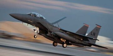 സമാധാനം ലക്ഷ്യമിട്ട് ‘ബോർഡ് ഓഫ് പീസ്’ പ്രഖ്യാപിച്ച് 24 മണിക്കൂർ തികയും മുൻപ് ഇറാനെതിരെ യുദ്ധകാഹളം!! കേരിയർ സ്‌ട്രൈക്ക് ഗ്രൂപ്പ് അടുത്ത ദിവസങ്ങളിൽ അറേബ്യൻ കടലിലേക്കോ പേർഷ്യൻ ഗൾഫിലേക്കോ എത്തും… ഇത് ട്രംപിന്റെ പതിവ് സമ്മർദ തന്ത്രം, ഭീഷണികൾക്കൊപ്പം നയതന്ത്ര പിൻവാതിലുകളും തുറന്നിടും- വിദ​ഗ്ദർ