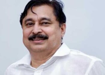 തവനൂരിൽ ഒരു പാലം നിർമിക്കുന്നതിനെതിരെ കോടതിയിൽ പോയ ആളാണ് ഇ. ശ്രീധരൻ, റെയിൽവേ ചുമതലയുള്ള മന്ത്രിയെന്ന നിലയിൽ അതിവേഗ റെയിൽ പദ്ധതിയുമായി ബന്ധപ്പെട്ട ഫയലുകളൊന്നും എനിക്കു വന്നിട്ടില്ല!! കേരളത്തിന് ഗുണകരമാകുന്ന ഏത് പദ്ധതിയും ഇരുകൈയും നീട്ടി സ്വീകരിക്കുക എന്നതാണ് ഞങ്ങളുടെ നിലപാട്- മന്ത്രി വി. അബ്ദുറഹിമാൻ