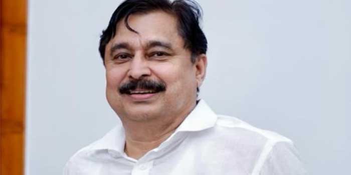 തവനൂരിൽ ഒരു പാലം നിർമിക്കുന്നതിനെതിരെ കോടതിയിൽ പോയ ആളാണ് ഇ. ശ്രീധരൻ, റെയിൽവേ ചുമതലയുള്ള മന്ത്രിയെന്ന നിലയിൽ അതിവേഗ റെയിൽ പദ്ധതിയുമായി ബന്ധപ്പെട്ട ഫയലുകളൊന്നും എനിക്കു വന്നിട്ടില്ല!! കേരളത്തിന് ഗുണകരമാകുന്ന ഏത് പദ്ധതിയും ഇരുകൈയും നീട്ടി സ്വീകരിക്കുക എന്നതാണ് ഞങ്ങളുടെ നിലപാട്- മന്ത്രി വി. അബ്ദുറഹിമാൻ