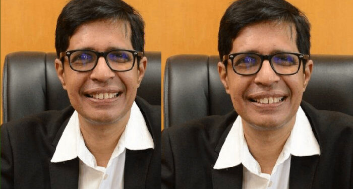 അഭിനന്ദനങ്ങൾ… ഗോമൂത്രത്തെക്കുറിച്ച്  ഗവേഷണം നടത്തിയ നിങ്ങളെ രാഷ്ട്രം അംഗീകരിക്കുന്നു… വി. കാമകോടിക്ക് പത്മശ്രീ നല്‍കിയതിനെതിരെ വ്യാപക വിമര്‍ശനം