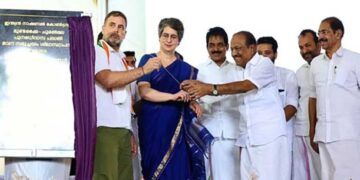 ഇങ്ങോട്ടു പോരുന്നതിനു മുൻപ് ഞാനും സഹോ​ദരിയും തമ്മിൽ പിണങ്ങി…വയനാടൻ ജനത കാണിച്ചത് സമാനതകളില്ലാത്ത ധീരത, വയനാട്ടിലെ ജനങ്ങൾ ഞങ്ങളുടെ കുടുംബമാണ്… 50 വീടുകൾക്ക് വേണ്ടിയുള്ള ഭൂമി കൂടി ഉടൻ ഏറ്റെടുക്കും- ദുരന്തബാധിതർക്ക് കോൺ​ഗ്രസ് നിർമിച്ചു നൽകുന്ന വീടുകൾക്ക് തറക്കല്ലിട്ട് രാഹുൽ ​ഗാന്ധി, ഹാനിയടക്കമുള്ള അതിജീവിതരുടെ പേരെടുത്ത് പറഞ്ഞ് പ്രിയങ്ക