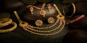 സ്വർണവില കുതിക്കുന്നു; ഇന്ന് ആയിരത്തിലേറെ രൂപയുടെ വർധന; പവന് 1,18,640 രൂപയായി