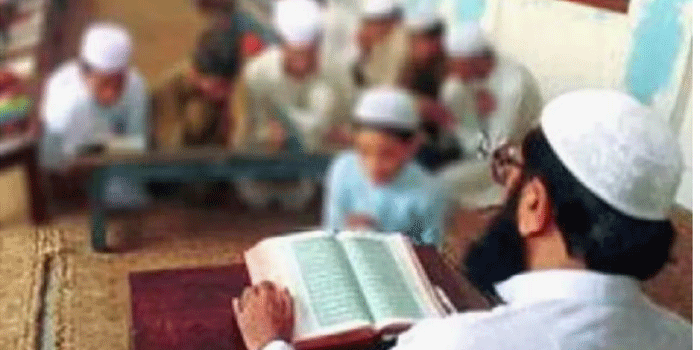 ‘മദ്രസകൾ തീവ്രവാദികളുടെ പ്രജനന കേന്ദ്രങ്ങൾ; അവ അടച്ചു പൂട്ടണം’- വിവാദ പരാമർശവുമായി മഹാരാഷ്ട്ര മന്ത്രി നിതേഷ് റാണെ