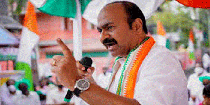 ഗോവിന്ദാ ഭൂമിയിലേക്ക് തിരിച്ചുവരൂ…നിലത്ത് കാലുകുത്തി സംസാരിക്കൂ’ സിപിഎം സെക്രട്ടറിയുടെ തുടർഭരണ അവകാശവാദങ്ങളോട് വിഡി സതീശന്റെ പ്രതികരണം; ദേശീയ പണിമുടക്ക് ഹർത്താലിനും ബന്ദിനും സമാനമായി മാറുന്നത് ശരിയാണോയെന്നും പ്രതിപക്ഷ നേതാവ്