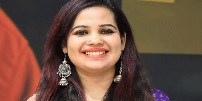 എഴുത്തുകാരൻ വി.ആർ. സുധീഷ് നൽകിയ മാനനഷ്ടക്കേസ്;  കോടതിയിൽ ഹാജരായി എം.എ. ഷഹനാസ്