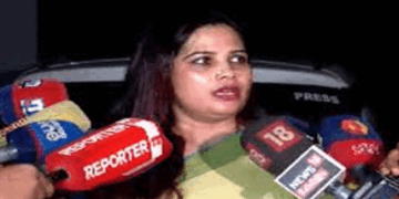 ‘ഞാനും കുടുംബവും ആത്മഹത്യയുടെ വക്കിൽ, നീതിയും സംരക്ഷണവും വേണം’; രാഹുൽ മാങ്കൂട്ടത്തിലിന്റെ അനുയായികൾക്കെതിരെ മാനനഷ്ടത്തിനും പീഡനത്തിനും സൈബർ ആക്രമണത്തിനും മുഖ്യമന്ത്രിയ്ക്ക് പരാതി നൽകി  എംഎ ഷഹനാസ്