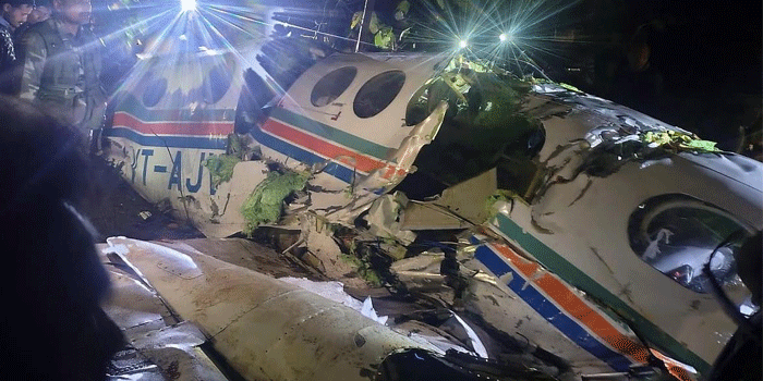 റാഞ്ചിയിൽ നിന്നും ഡൽഹിയിലേയ്ക്ക് പോയ എയർ ആംബുലൻസ് തകർന്നു വീണു; യാത്രക്കാരായ ഏഴുപേരും മരിച്ചു; ദാരുണ സംഭവം ജാർഖണ്ഡിലെ ഛത്ര ജില്ലയിൽ