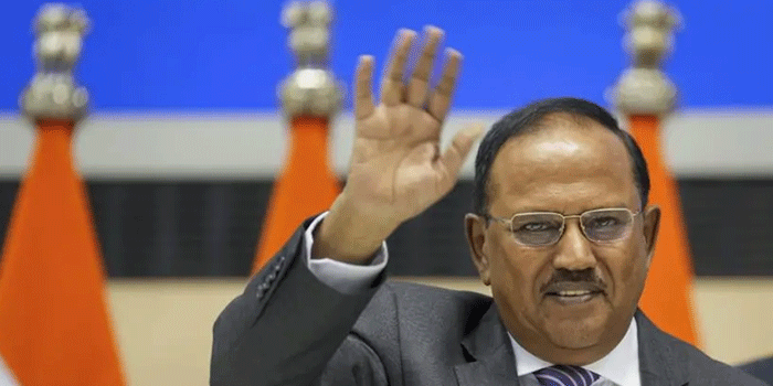 തുമ്പയിലെ ദ്വിദിന സന്ദർശനം കഴിഞ്ഞ് അജിത് ഡോവൽ മടങ്ങി: വരവ് പിഎസ്എൽവി പരീക്ഷണ പരാജയ ചുരുളഴിക്കാനോ? ശാസ്ത്രജ്ഞരുമായി കൂടിക്കാഴ്ച നടത്തി