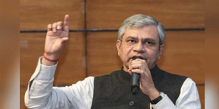 വാഴ നനയുമ്പോൾ ആ കൂടെ ചീരയും നനയുമെന്ന് കേന്ദ്രമന്ത്രി!! അതിവേഗ റെയിൽ ഇടനാഴിയുടെ ഗുണം കേരളം ഉൾപ്പെടെ അഞ്ചു സംസ്ഥാനങ്ങൾക്ക് ലഭിക്കും, ഇടനാഴി കേരളത്തിലൂടെ കടന്നുപോകുമോ എന്ന ചോദ്യത്തിന് മറുപടിയില്ല, പകരം പറഞ്ഞത് ഇങ്ങനെ- ‘മലയാളികൾ മറ്റു സംസ്ഥാനങ്ങളിൽ പോകില്ലേ, അപ്പോൾ അവർക്ക് ഗുണം ലഭിക്കില്ലേ?’ എന്നാ കാഞ്ഞ ബു​ദ്ധി അല്ലേ…