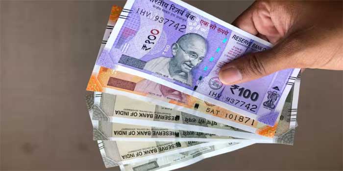 എന്റെ 1000, നിന്റെ 5000, അവരുടെ 10000.. സ്ത്രീപക്ഷ വോട്ടുകൾ നിർണായകമാവുമ്പോൾ അത് പണം നൽകി ഭരണകക്ഷികൾ അട്ടിമറിക്കുന്നോ?