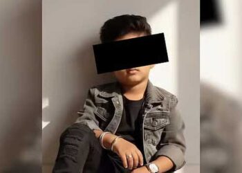 ഭർത്താവ് യുഎസിൽ, കൂട്ടികാരിക്കും കുട്ടിക്കുമൊപ്പം ​ഗർഭകാല ഫോട്ടോ ഷൂട്ടിനെത്തി, കുട്ടിയെ  കളിക്കാനിരുത്തി ഫോട്ടോയെടുക്കുന്നതിനിടെ കുഞ്ഞു കുളത്തിൽ വീണു, മൂന്നു വയസുകാരന് ദാരുണാന്ത്യം