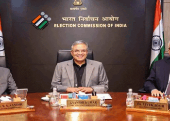 തിരഞ്ഞെടുപ്പ് ആരവങ്ങൾ മുഴങ്ങാൻ നേരമായി, ഒരുക്കങ്ങൾ വിലയിരുത്താൻ മുഖ്യ തിരഞ്ഞെടുപ്പ് കമ്മീഷണറും സംഘവും കേരളത്തിലേയ്ക്ക്; പ്രഖാപനം മാർച്ച് പകുതിയോടെ