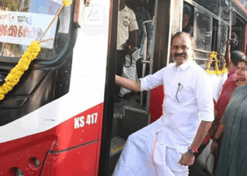 തർക്കങ്ങൾക്കൊടുവിൽ ​ഗതാ​ഗത മന്ത്രിയും മേയറും കൈകോർത്തു…നഗരത്തിലെ ഇടറോഡുകളിലേക്ക് ഇലക്ട്രിക് ബസുകള്‍ ഓടിക്കയറി