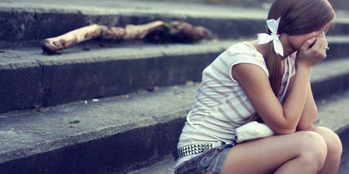 സ്കൂൾ പരീക്ഷയ്ക്കിടെ കടുത്ത വയറുവേദന, ശുചിമുറിയിൽ പോയ പത്താംക്ലാസ് വിദ്യാർഥിനി പ്രസവിച്ചു, തങ്ങൾക്ക് ഒന്നുമറിയില്ലെന്ന് മാതാപിതാക്കൾ, ഗർബ ആഘോഷത്തിനിടെ യുവാവുമായി പ്രണയത്തിൽ, മാസങ്ങളായി തന്നെ പീഡിപ്പിച്ചിരുന്നതായി പെൺകുട്ടി