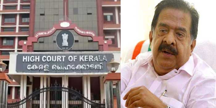 കോടതി നൽകിയത് ക്ലീൻ ചിറ്റല്ല, മറിച്ച് മേലിൽ ആവർത്തിക്കരുതെന്ന സർക്കാരിനുള്ള കർശനമായ താക്കീത്!! സ്പ്രിം​ഗ്ളറിൽ ആദ്യമേ സ്വയം കീഴടങ്ങിയ സർക്കാർ ജനങ്ങളുടെ കണ്ണിൽ പൊടിയിടാൻ കോടതിവിധിയെ വളച്ചൊടിക്കുന്നു, ചെന്നിത്തലയുടെ വാദങ്ങളെ അം​ഗീകരിച്ച് കോടതി വിധി