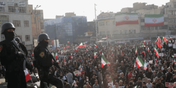 ആണവ ധാരണ അന്തിമമാകുന്നതിന് ഒരു കൈയ്യകലം മാത്രമെന്ന് ഇറാൻ വിദേശകാര്യ മന്ത്രി; അതിനിടെ ഇറാൻ ജനതയെ അഭിസംബോധന ചെയ്ത് അമേരിക്കൻ ഇന്‍റലിജൻസ് ഏജൻസിയുടെ  പോസ്റ്റ്