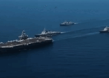 ഇറാനെ പ്രതിരോധ വലയത്തിലാക്കി അമേരിക്ക; യുഎസ് പോർവിമാനങ്ങൾ കൂട്ടം കൂട്ടമായി ഇരച്ചെത്തി; സമുദ്രത്തിൽ കപ്പൽപട; ആണവനിർവ്യാപന ചർച്ചയുടെ രണ്ടാം ഘട്ടം പരാജയമായാൽ ഉടൻ സൈനീക നീക്കമെന്ന് ട്രംപ്