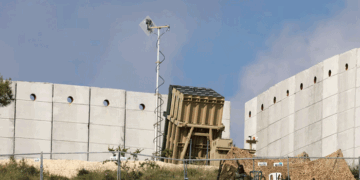 ഇന്ത്യയ്ക്കായി ഇസ്രയേലിന്റെ സമ്മാനപ്പെരുമഴ! ‘അയൺഡോം’ ഇന്ത്യയ്ക്ക് കൈമാറാൻ തയ്യാർ;മോദിയുടെ സന്ദർശനം ചരിത്രമാകുമോ?