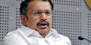 ശബരിമലയിൽ ഇനി വിഗ്രഹം മാത്രമേ ബാക്കിയുള്ളു… സ്വര്ണം അല്ലാത്തത്കൊണ്ട് അത് ബാക്കിയായി, അയ്യപ്പ സംഗമത്തോടെ ദേവസ്വം ബോർഡിന്റെ കാശും കൊണ്ടു പോയി, വീരപ്പൻ ഇവരെ കണ്ടാൽ സാഷ്ടാംഗം നമസ്കരിക്കും, സർക്കാരിനെതിരേ രൂക്ഷ വിമർശനവുമായി കെ മുരളീധരൻ