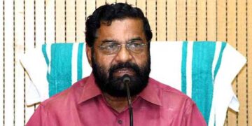 കെഎസ്യു പ്രവർത്തകർക്ക് ആണത്തം ഉണ്ടെങ്കിൽ സമരം മുൻകൂട്ടി അറിയിക്കുകയാണ് ചെയ്യേണ്ടത്, നടത്തിയത് പതിയിരുന്നുള്ള ആക്രമണം!!കേരളത്തിൽ ഒരു മന്ത്രിയെയും ഓടിച്ചിട്ട് പിടിക്കാൻ ആരും ശ്രമിച്ചിട്ടില്ല… സിസിടിവി ദൃശ്യം വെച്ചാണോ കേരളത്തിൽ എല്ലാ കേസുകളും തെളിയിക്കുന്നത്? മന്ത്രി പറയുന്നതാണ് മുഖവിലയ്ക്കെടുക്കേണ്ടത്- കടകംപള്ളി സുരേന്ദ്രൻ