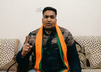 രാഹുൽ ഗാന്ധി ശ്രദ്ധിച്ചു കേൾക്കൂ… ഞങ്ങൾ നിങ്ങളുടെ വീട്ടിൽ അതിക്രമിച്ചു കയറി നിങ്ങളെ വെടിവയ്ക്കും, കോണ്‍ഗ്രസ് എംപിമാരുടെ വീടുകള്‍ നശിപ്പിക്കും, ഭീഷണിയുമായി കര്‍ണിസേന പ്രവര്‍ത്തകൻ,  ആർ‌എസ്‌എസ്-ബിജെപി സംവിധാനങ്ങളെല്ലാം ഗോഡ്‌സെ ഫാക്ടറിയെന്ന് പവൻ ഖേര