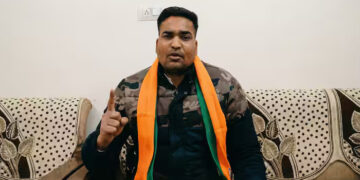 രാഹുൽ ഗാന്ധി ശ്രദ്ധിച്ചു കേൾക്കൂ… ഞങ്ങൾ നിങ്ങളുടെ വീട്ടിൽ അതിക്രമിച്ചു കയറി നിങ്ങളെ വെടിവയ്ക്കും, കോണ്‍ഗ്രസ് എംപിമാരുടെ വീടുകള്‍ നശിപ്പിക്കും, ഭീഷണിയുമായി കര്‍ണിസേന പ്രവര്‍ത്തകൻ,  ആർ‌എസ്‌എസ്-ബിജെപി സംവിധാനങ്ങളെല്ലാം ഗോഡ്‌സെ ഫാക്ടറിയെന്ന് പവൻ ഖേര