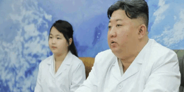 ഉത്തര കൊറിയൻ ഏകാധിപതി കിം ജോങ് ഉന്നിന്റെ പിന്​ഗാമി13കാരി മകൾ!  ഔദ്യോഗിക പരിപാടികളിൽ നിലവിൽ രാജ്യത്തെ രണ്ടാമത്തെ ഉയർന്ന നേതാവിന് തുല്യമായ പരി​ഗണന; എന്തിനാവും ഇപ്പോൾ ഈ നീക്കം?