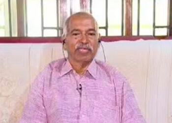 ചരിത്രം ഒറ്റുകാരുടേതല്ല പോരാളികളുടേതാണ്, വി കുഞ്ഞികൃഷ്ണനെതിരെ പോസ്റ്ററുമായി പയ്യന്നൂര്‍ സഖാക്കള്‍