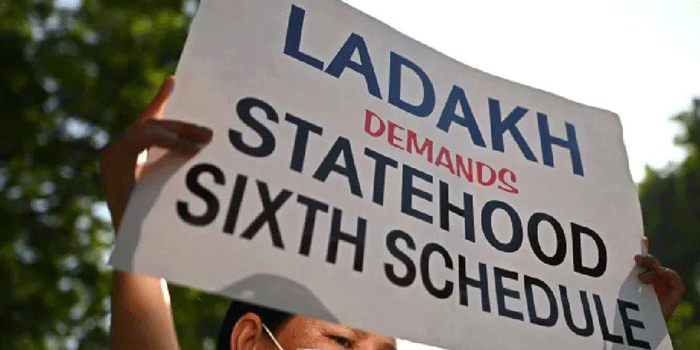 ലഡാക്കിന് സംസ്ഥാന പദവി നൽകാനാവില്ല; പകരം ടെറിട്ടോറിയൽ കൗൺസിൽ രൂപികരിക്കാനുള്ള തീരുമാനവുമായ് കേന്ദ്ര സർക്കാർ;പുതിയ മുഖ്യമന്ത്രിയും ഉപമുഖ്യമന്ത്രിയും സ്ഥാനമേൽക്കും, പ്രത്യേക അവകാശങ്ങൾ ഉണ്ടാകില്ല