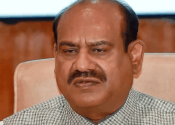 രാഹുൽ ​ഗാന്ധിയെ സംസാരിക്കാൻ അനുവദിച്ചില്ല, എംപിമാരെ സസ്പെൻഡ് ചെയ്തു; സ്പീക്കർക്കെതിരെ അവിശ്വാസ പ്രമേയത്തിന് പ്രതിപക്ഷ നീക്കം; ഒപ്പുശേഖരണം ആരംഭിച്ചു