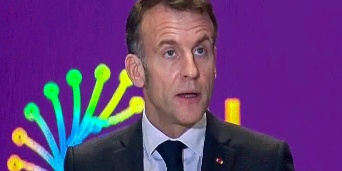 ‘ഇന്ത്യയുടെ സൈനീക ശക്തി ഉയർത്താനും ഫ്രാൻസുമായുള്ള നയതന്ത്ര സഹകരണം ആഴത്തിലാക്കാനും പര്യാപ്തമായ റഫാൽ കരാറിനെ ഇവിടെയുള്ളവർ വിമർശിക്കുന്നതെന്തിനാണെന്ന് മനസിലാകുന്നില്ല‘ ഇമ്മാനുവൽ മാക്രോൺ