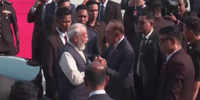 മലേഷ്യയിൽ  ​ഗംഭീര സ്വീകരണം ഏറ്റുവാങ്ങി മോദി ; രണ്ട് ദിവസത്തെ സന്ദർശനത്തിനായി എത്തിയ ഉടനെ വൻ പ്രഖ്യാപനം, ‘ഇന്ത്യൻ ജനതക്ക് ആശ്വാസമേകാൻ ഒരു കോൺസുലേറ്റ് കൂടി തുറക്കും’; പരസ്പ്പരമുള്ള വ്യാപാര, സുരക്ഷാ ബന്ധങ്ങൾ ശക്തിപ്പെടുത്തുന്ന ചർച്ചകൾക്കും കരാറുകൾക്കും വഴി തുറക്കുന്ന സന്ദർശനം