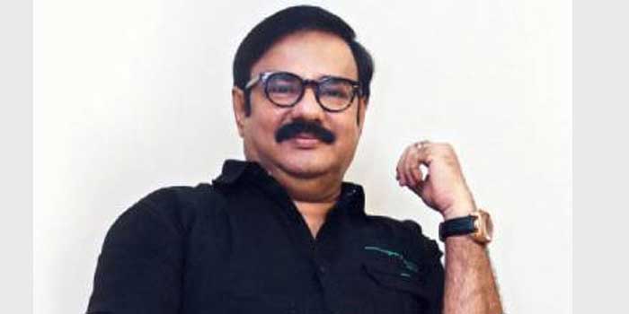 നടൻ മണിയൻപിള്ള രാജു ഓടിച്ച കാറിടിച്ച് രണ്ട് ബൈക്ക് യാത്രികർക്ക് ​ഗുരുതര പരുക്ക്, അപകടത്തിൽപ്പെട്ട നിവേദിതിന്റെ കാലുകൾ‌ക്കും സൂരജിന്റെ നട്ടെല്ലിനും ഒടിവ്, ഇടിച്ച വണ്ടി നിർത്താതെ പോയി, ഫോൺ സ്വിച്ച്ഓഫ് ചെയ്തു, മദ്യപിച്ചിരുന്നില്ല, വാഹനമോടിച്ചത് താൻതന്നെ, കാറിനുപിന്നിൽ ബൈക്ക് ഇടിക്കുകയായിരുന്നു, പേടി കാരണമാണ് വാഹനം നിർത്താത്തതെന്ന് നടൻ