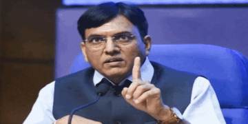 കേരളത്തിൽ ഇ.എസ്.ഐ മെഡിക്കൽ കോളേജ് ആരംഭിക്കുന്നതിന് തടസ്സം സംസ്ഥാന സർക്കാർതന്നെയെന്ന് കേന്ദ്രമന്ത്രി മൻസുഖ് മാണ്ഡവ്യ;  ‘മെഡിക്കൽ കോളേജ് തുടങ്ങുന്നതിനായി പ്രേമചന്ദ്രൻ എം.പി പ്രധാനമന്ത്രിയെയും കേന്ദ്ര ആരോഗ്യ മന്ത്രാലയത്തെയും സമീപിച്ചിരുന്നു, എന്നാൽ സംസ്ഥാന സർക്കാർ ഒരു താല്പ്പര്യവും കാണിക്കുന്നില്ല’