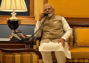 ട്രംപും മോദിയും ഫോണിൽ സംസാരിച്ചതായി ഇന്ത്യയിലെ യുഎസ് അംബാസഡർ;  സംസാര വിഷയം പുറത്തുവിട്ടിട്ടില്ല; ‘കൂടുതൽ വിവരങ്ങൾക്കായി തുടരുക’യെന്ന് കുറിപ്പ്