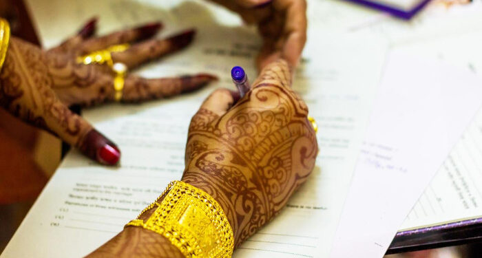 ഇനിയാരും പ്രണയിച്ച് കല്ല്യാണം കഴിക്കണ്ട… വിവാഹത്തിന് മാതാപിതാക്കളുടെ സമ്മതം നിര്‍ബന്ധമാക്കാന്‍ ഗുജറാത്ത് സര്‍ക്കാര്‍, വിവാഹവിവരം വാട്സ്ആപ്പിലൂടെ അറിയിക്കും, ലവ് ജിഹാദ് തടഞ്ഞ് സനാതന ധര്‍മ്മം സംരക്ഷിക്കാനെന്ന് ഹര്‍ഷ് സംഘ്‌വി