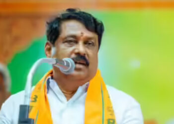 രാഷ്ട്രീയത്തിൽ ഇറങ്ങണമെങ്കിൽ വിജയ്  ആദ്യം തൃഷയുടെ വീട്ടിൽനിന്ന് പുറത്തിറങ്ങണം; ബിജെപി അധ്യക്ഷന്റെ പരാമര്‍ശം സംസ്കാരമില്ലാത്തത്,  സ്ത്രീത്വത്തെ കളങ്കപ്പെടുത്തുന്ന പ്രവൃത്തിയാണിത്, ബിജെപി വനിതാ നേതാക്കൾ  മൗനം പാലിക്കുന്നത് അനീതി, നൈനാർ നാഗേന്ദ്രനെതിരെ പ്രതിഷേധം ശക്തം